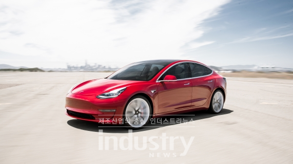 Tesla, Model 3 ֹ  ۡ4б ε  